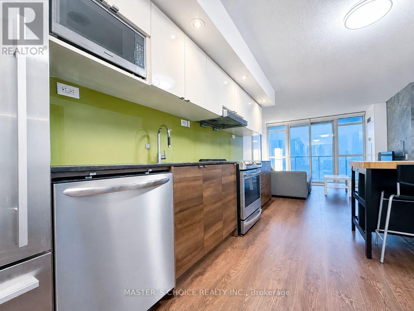 1717 - 121 MCMAHON DRIVE, Toronto, Ontario