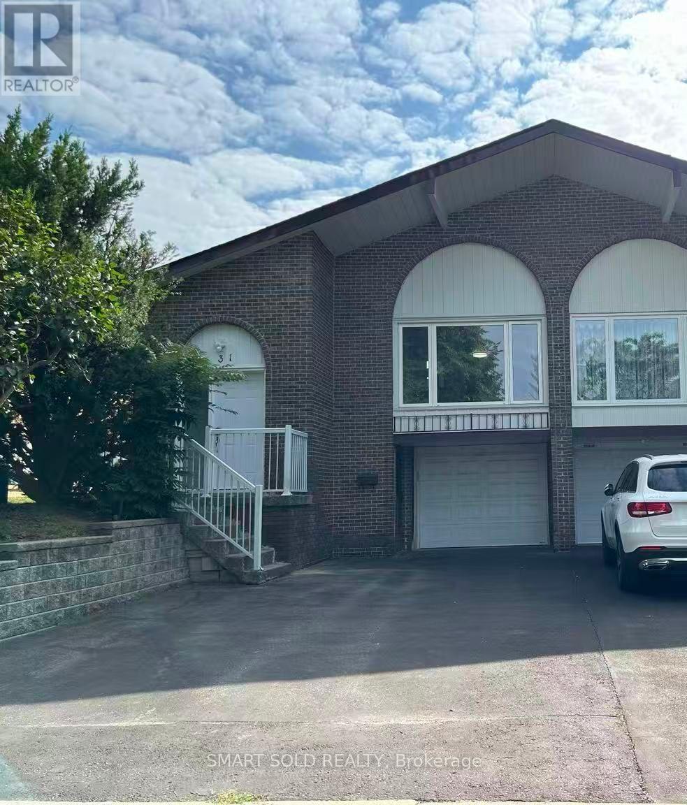 MAIN + UPPER - 31 SILAS HILL DRIVE, Toronto, Ontario