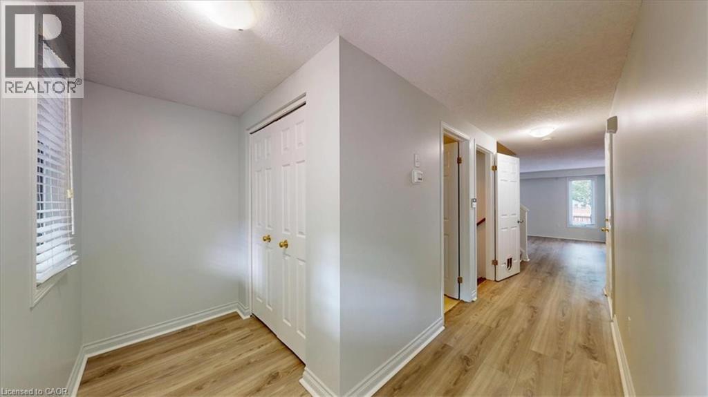 980 Creekside Drive, Waterloo, Ontario  N2V 2W5 - Photo 3 - 40840178