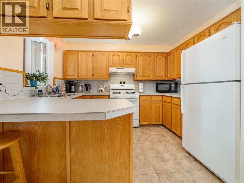 580 Mcdougall Street, Pincher Creek, Alberta  T0K 1W0 - Photo 13 - A2328498