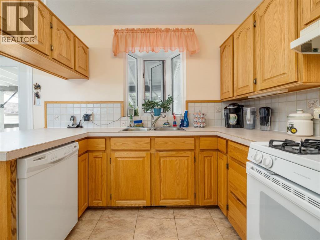 580 Mcdougall Street, Pincher Creek, Alberta  T0K 1W0 - Photo 15 - A2328498