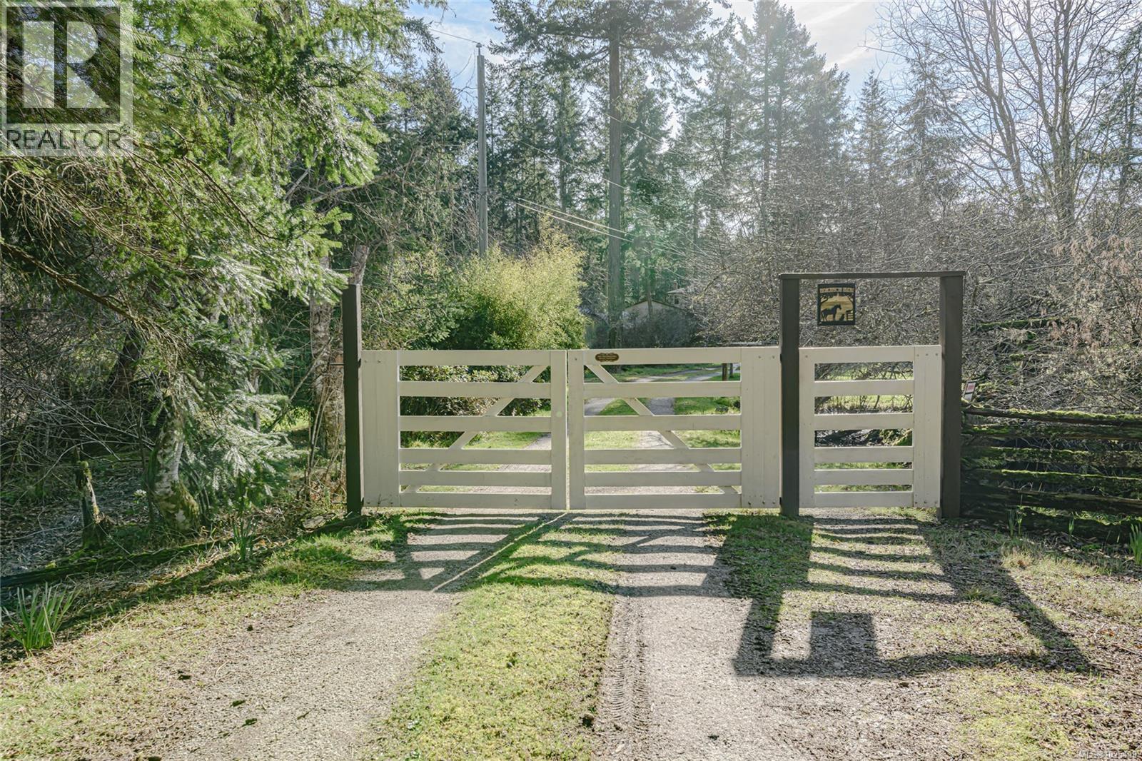 137 Forest Ridge Rd, Salt Spring, British Columbia  V8K 1W4 - Photo 2 - 1025499