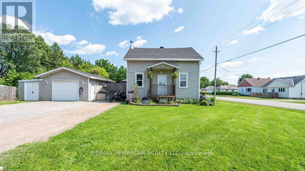617 THIRD AVENUE S, Laurentian Valley, Ontario