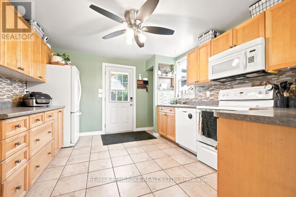 617 Third Avenue S, Laurentian Valley, Ontario  K8A 5H1 - Photo 10 - X13630700