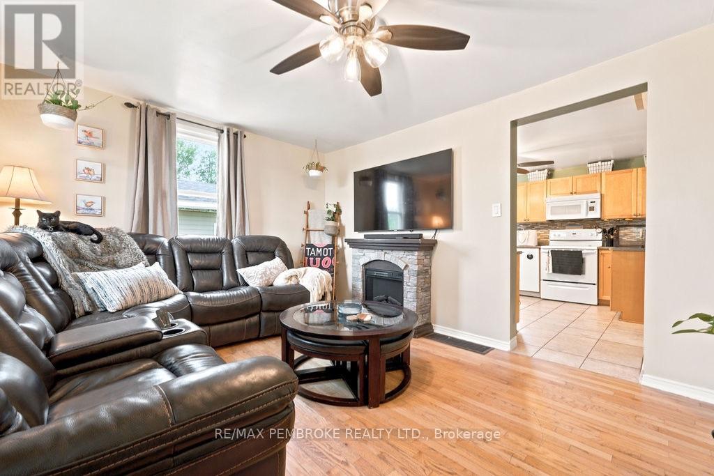 617 Third Avenue S, Laurentian Valley, Ontario  K8A 5H1 - Photo 15 - X13630700
