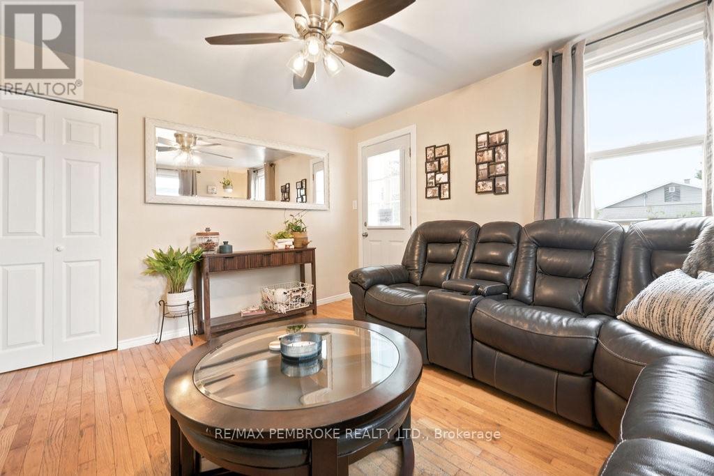 617 Third Avenue S, Laurentian Valley, Ontario  K8A 5H1 - Photo 16 - X13630700