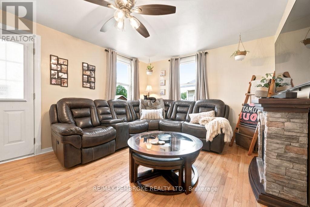 617 Third Avenue S, Laurentian Valley, Ontario  K8A 5H1 - Photo 17 - X13630700