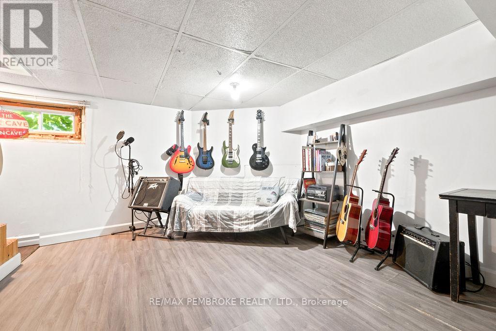 617 Third Avenue S, Laurentian Valley, Ontario  K8A 5H1 - Photo 33 - X13630700