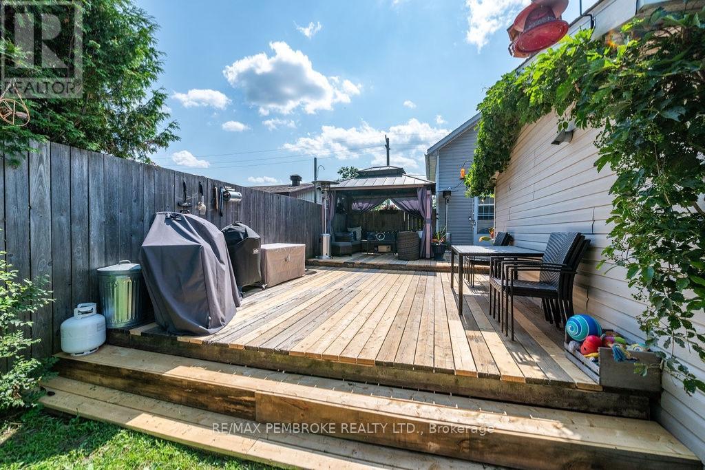 617 Third Avenue S, Laurentian Valley, Ontario  K8A 5H1 - Photo 40 - X13630700