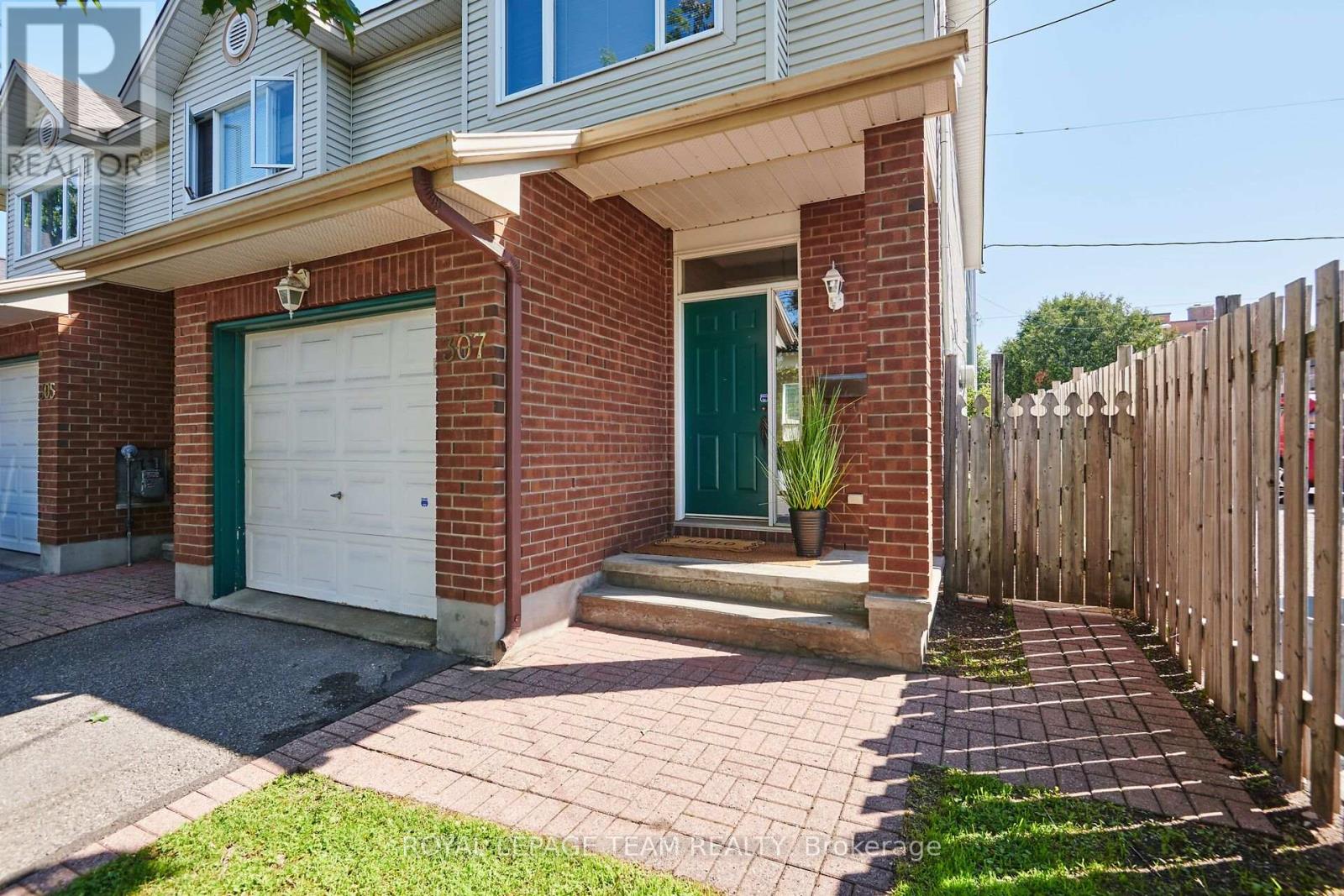 307 Cyr Avenue, Ottawa, Ontario  K1L 7N6 - Photo 3 - X13630694