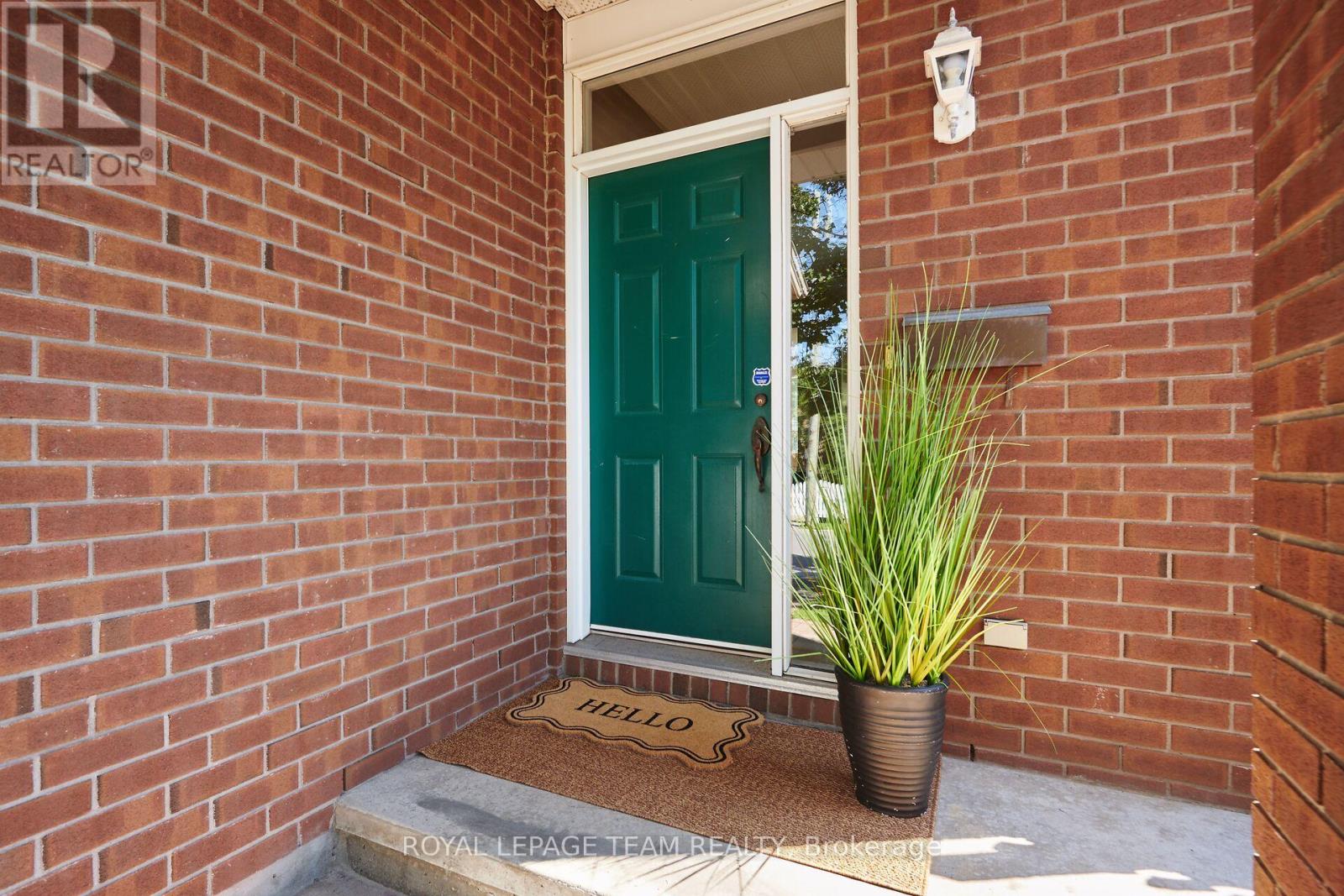 307 Cyr Avenue, Ottawa, Ontario  K1L 7N6 - Photo 4 - X13630694