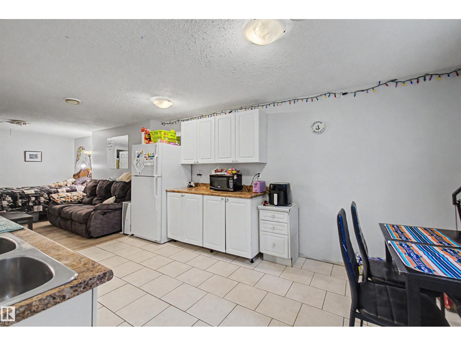 8215 149 Street NW, Edmonton, Alberta  T5R 1B1 - Photo 32 - E4501874