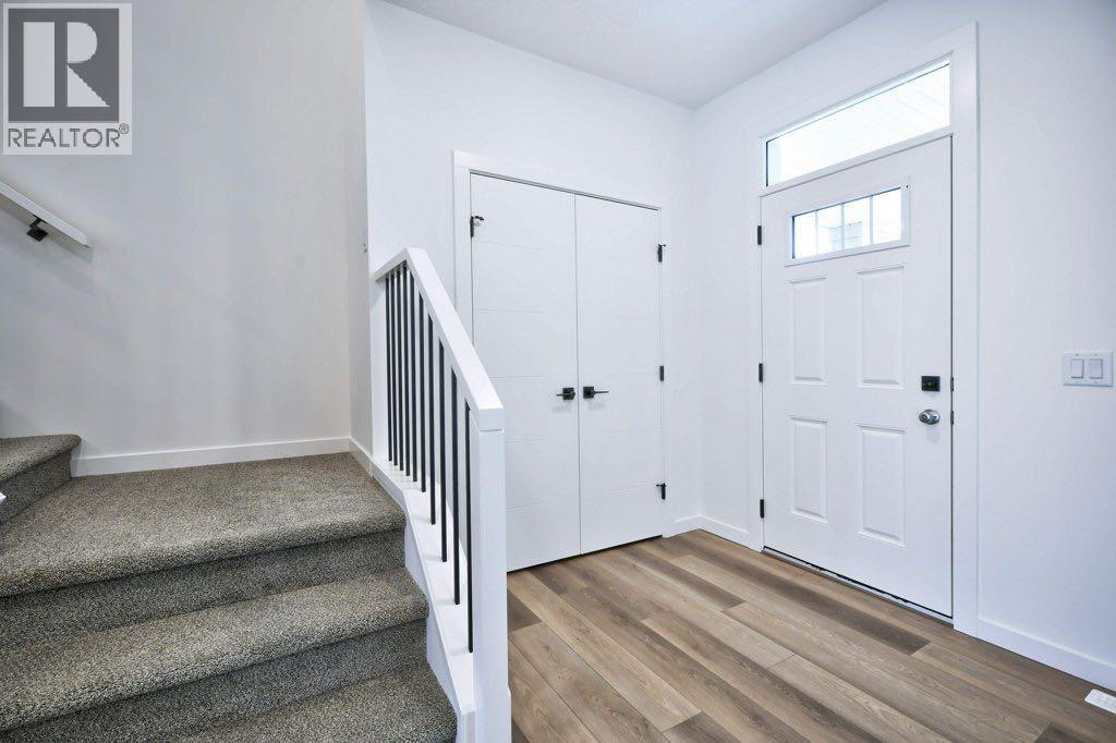 41 Legacy Point Terrace SE, Calgary, Alberta  T2X 6R9 - Photo 4 - A2322526