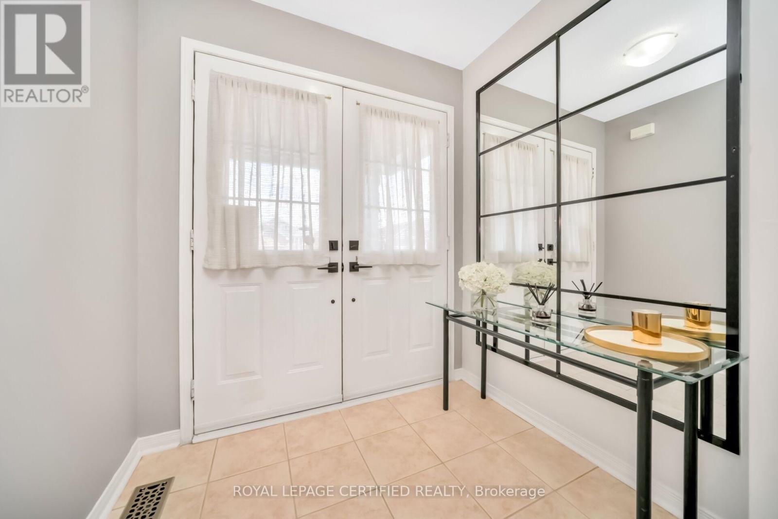 70 Vintage Gate, Brampton, Ontario  L6X 5C2 - Photo 4 - W13630730