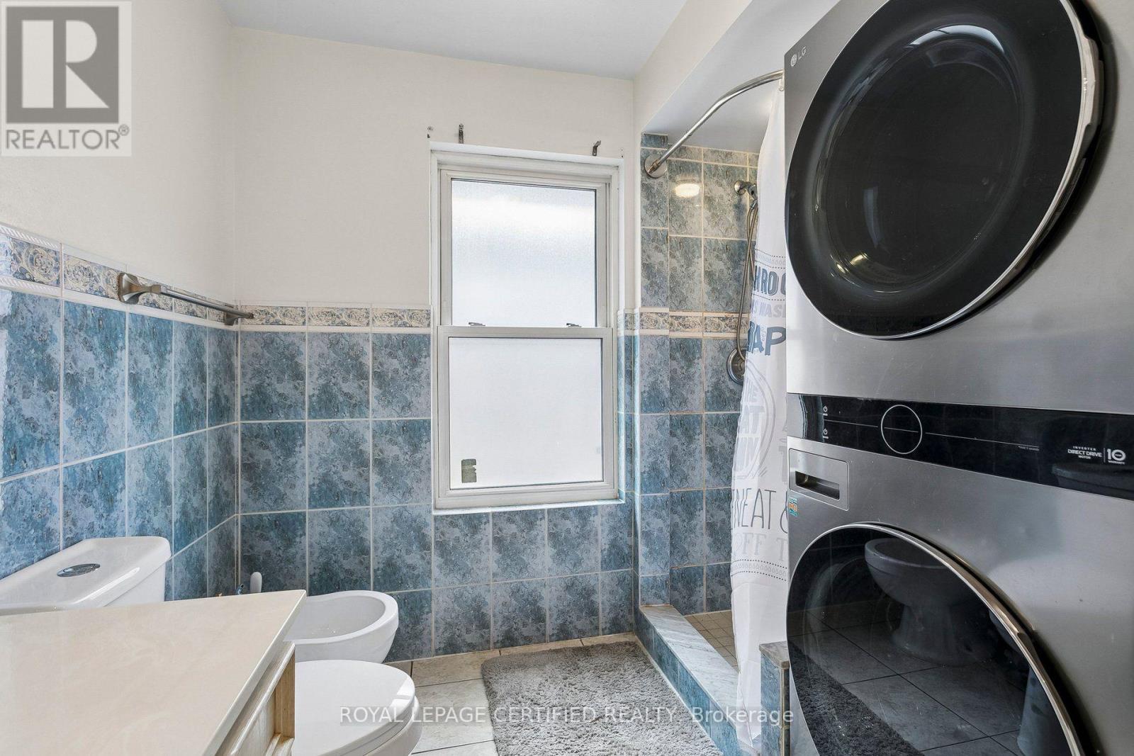 33 Donald Avenue, Toronto, Ontario  M6M 1J9 - Photo 22 - W13630740