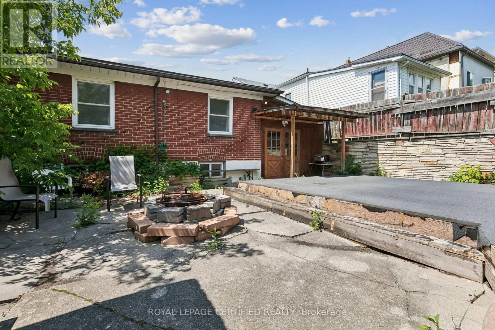 33 Donald Avenue, Toronto, Ontario  M6M 1J9 - Photo 34 - W13630740
