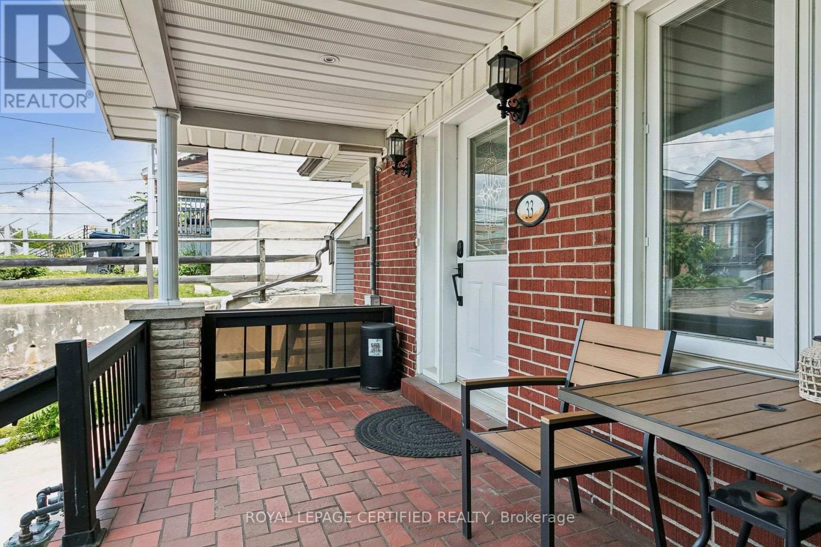 33 Donald Avenue, Toronto, Ontario  M6M 1J9 - Photo 5 - W13630740