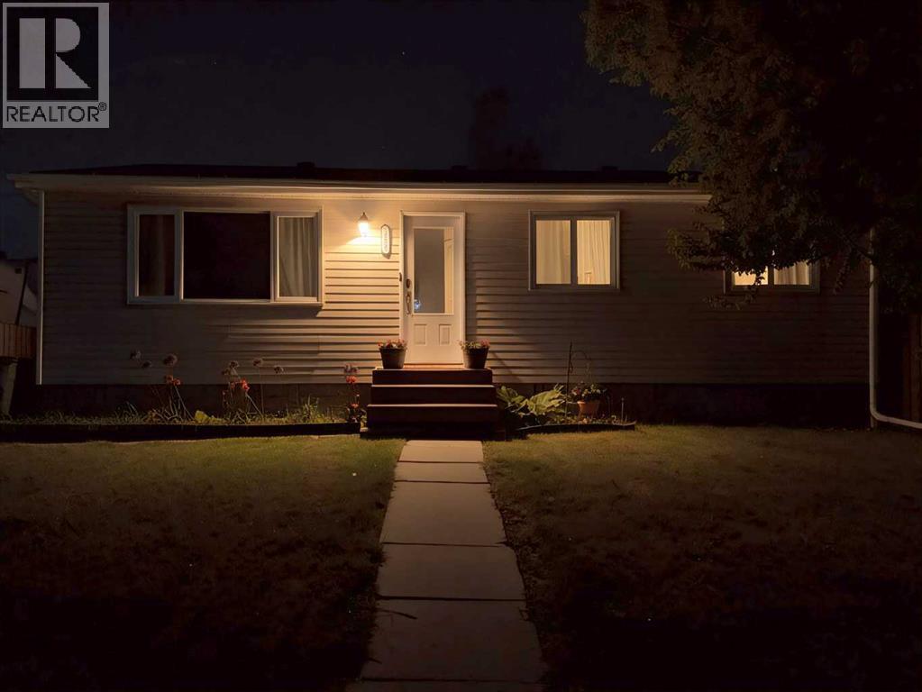 1109 56 Street, Edson, Alberta  T7E 1H8 - Photo 2 - A2319613