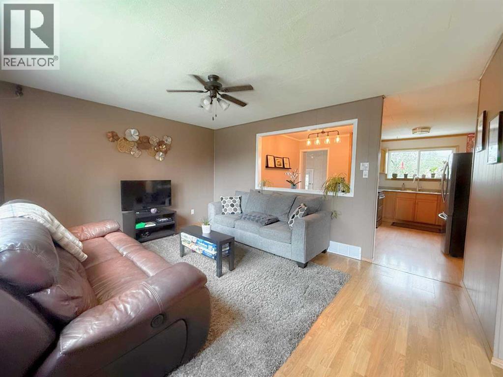 1109 56 Street, Edson, Alberta  T7E 1H8 - Photo 5 - A2319613