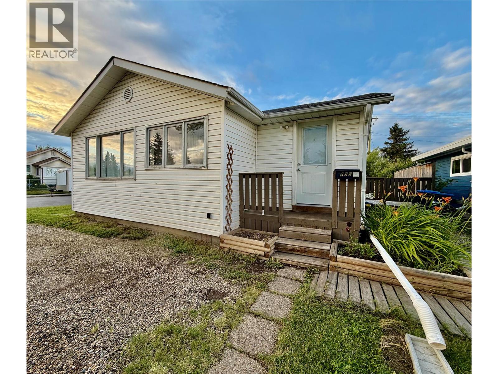 832 106 Avenue, Dawson Creek, British Columbia