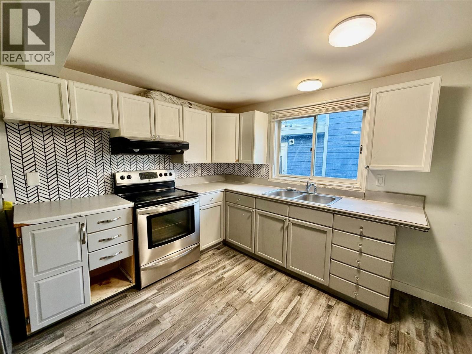 832 106 Avenue, Dawson Creek, British Columbia  V1G 2N4 - Photo 6 - 10393473