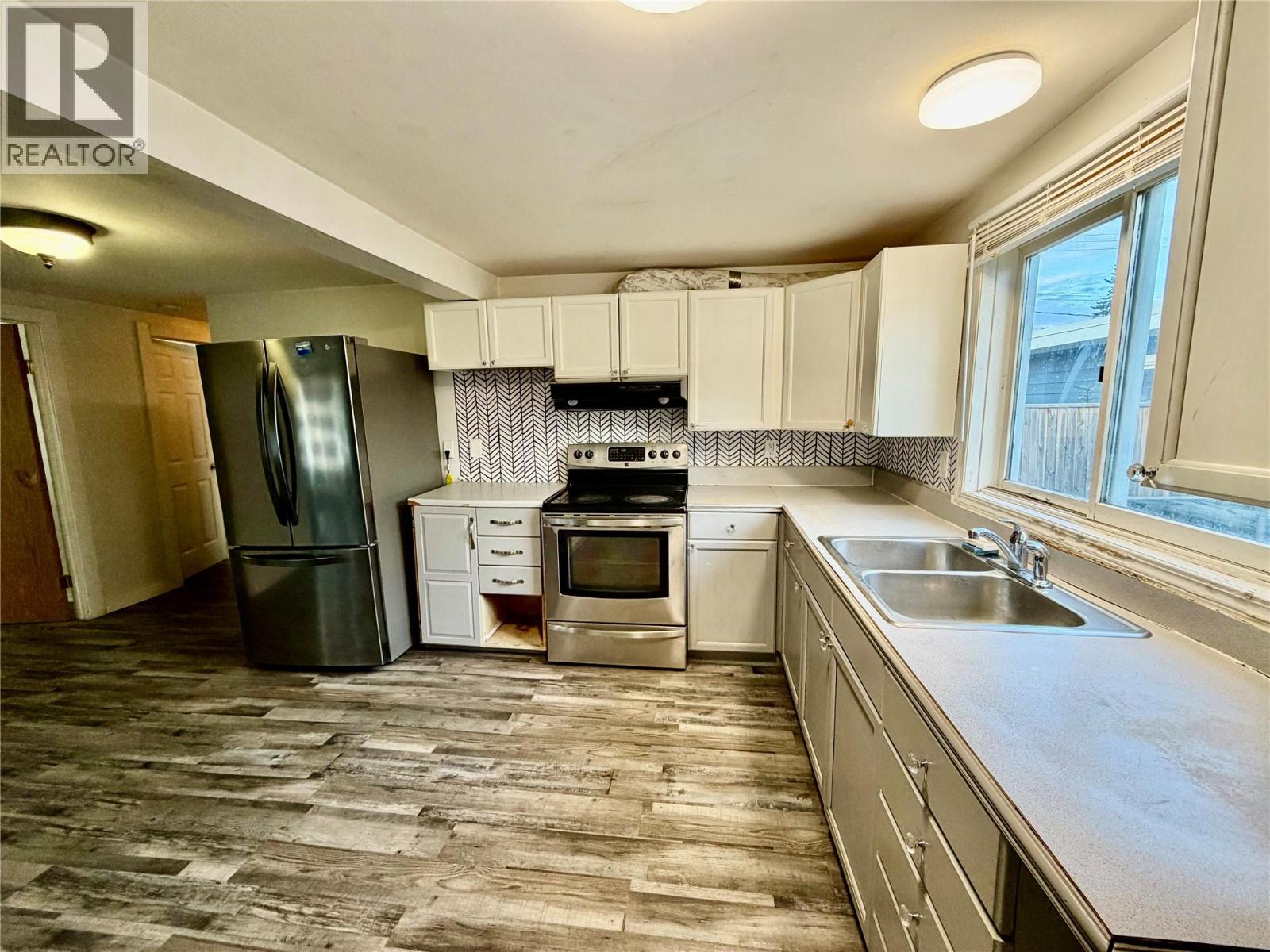 832 106 Avenue, Dawson Creek, British Columbia  V1G 2N4 - Photo 5 - 10393473