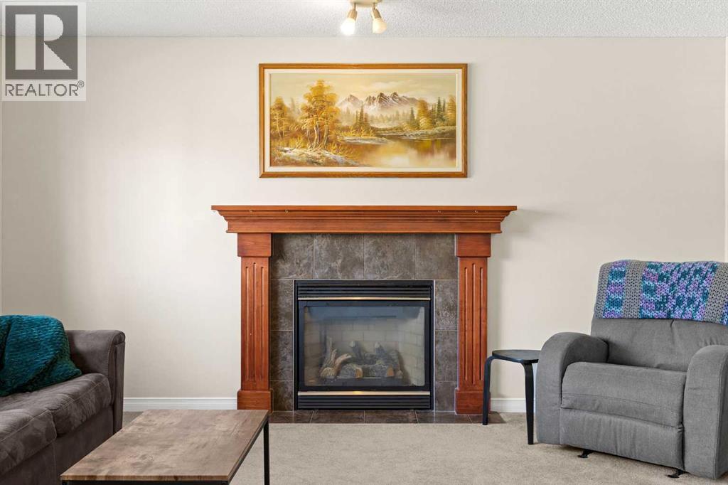 76 Crystal Shores Heights, Okotoks, Alberta  T1S 2K9 - Photo 4 - A2306208