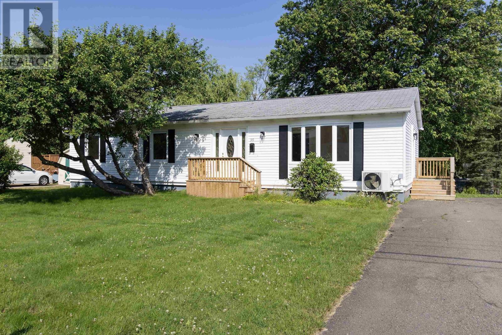 39 Rogers Avenue, Amherst, Nova Scotia