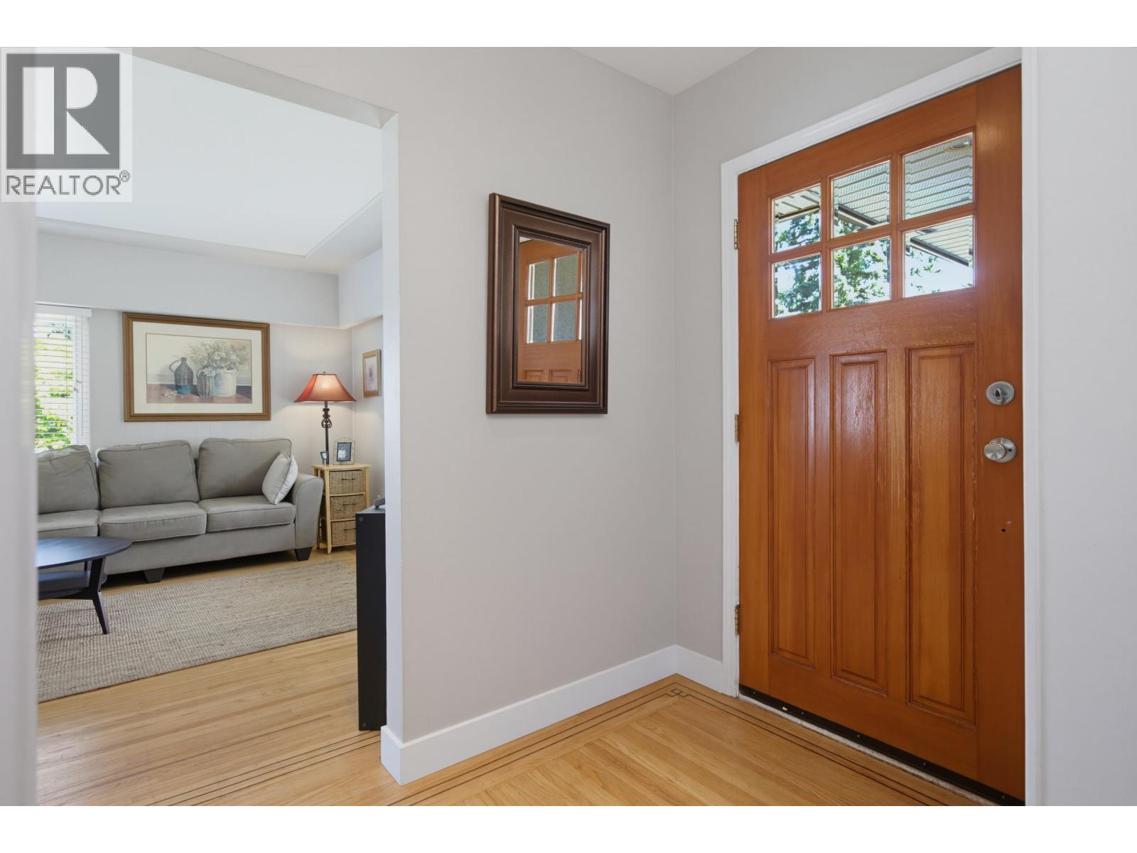 942 Porter Street, Coquitlam, British Columbia V3J 5C2 - Photo 3 - R3139998