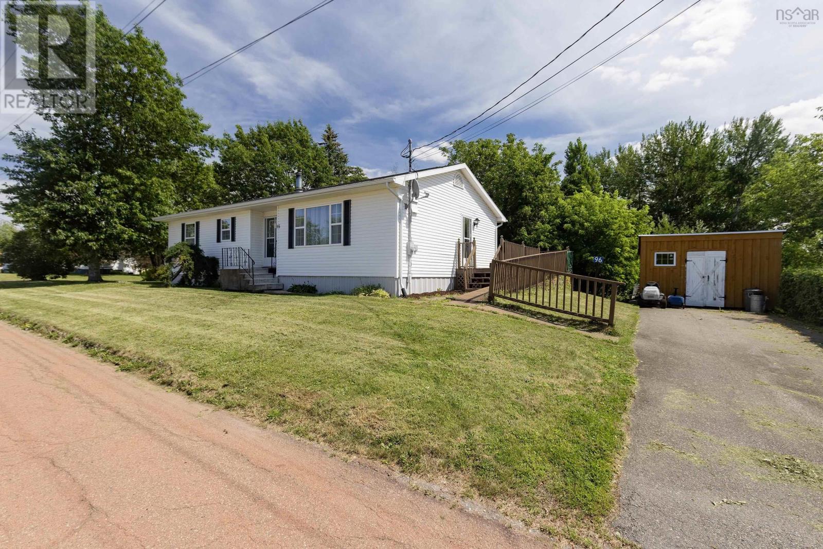 96 Queen Street, Pugwash, Nova Scotia  B0K 1L0 - Photo 2 - 202618681