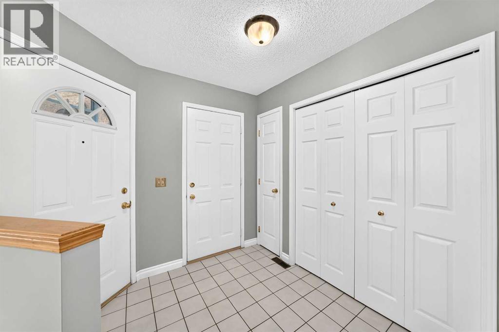 238 Scenic Acres Terrace NW, Calgary, Alberta  T3L 1Y4 - Photo 3 - A2323005