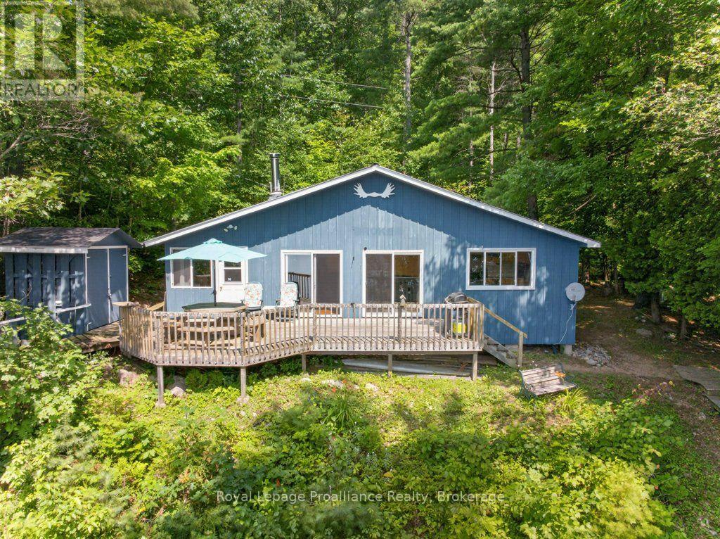 2807 MACKIE LAKE, Frontenac, Ontario