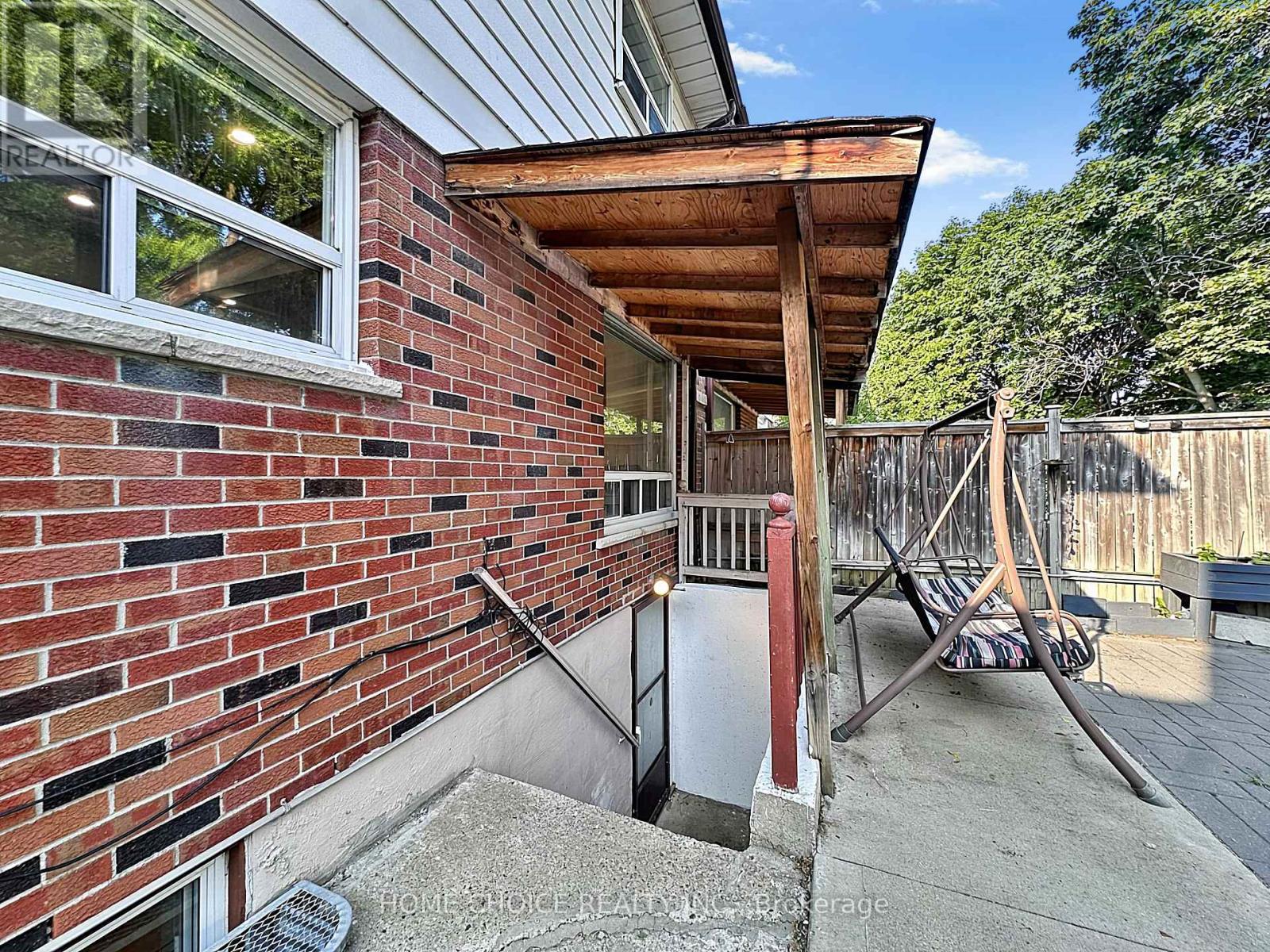 38 Robbinstone Drive, Toronto, Ontario  M1B 2E6 - Photo 42 - E13629498
