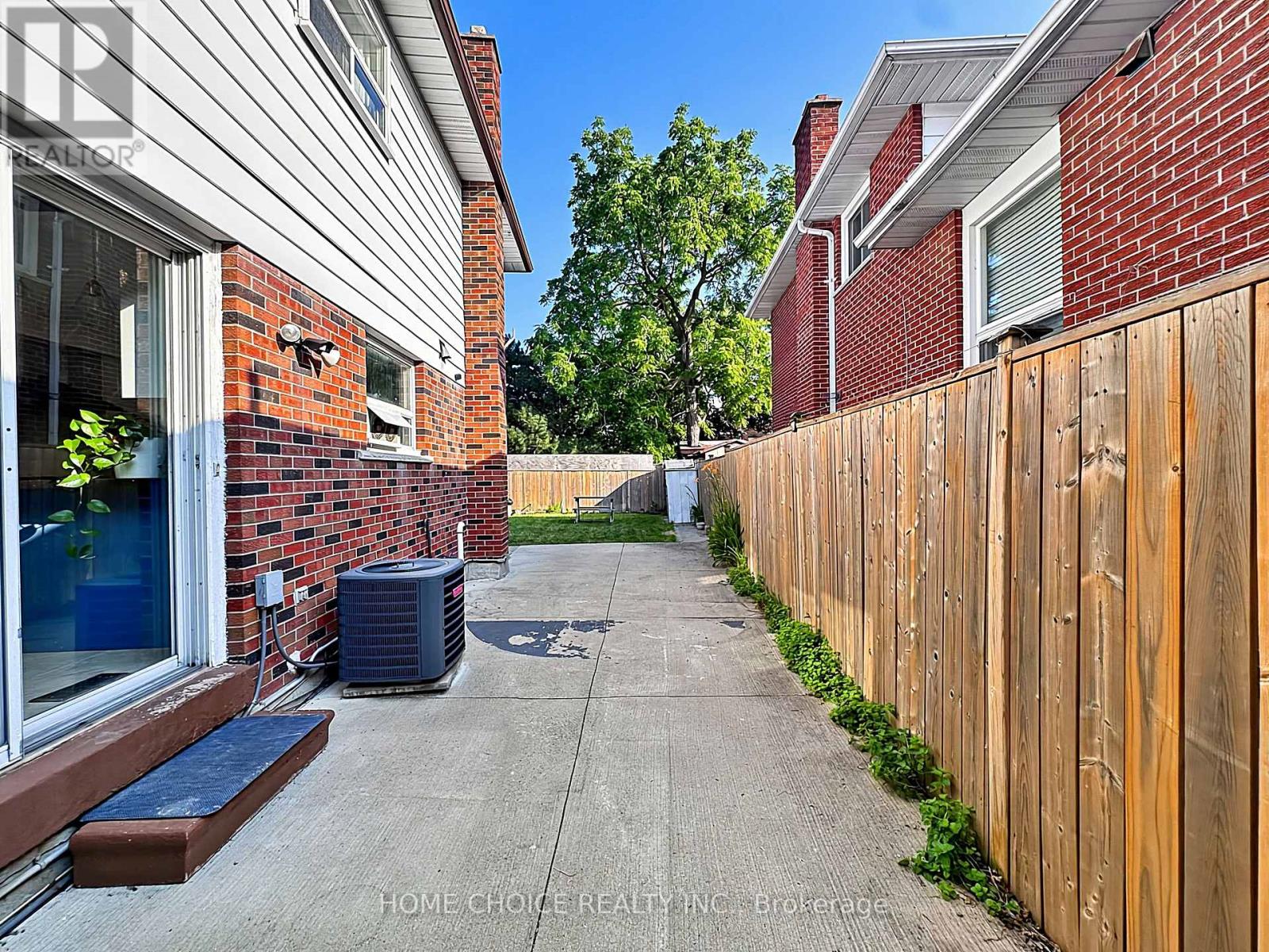 38 Robbinstone Drive, Toronto, Ontario  M1B 2E6 - Photo 46 - E13629498