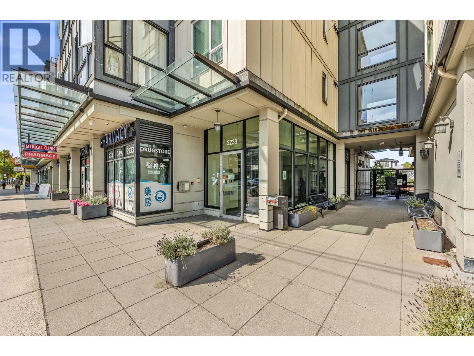 55 2239 KINGSWAY, Vancouver, British Columbia