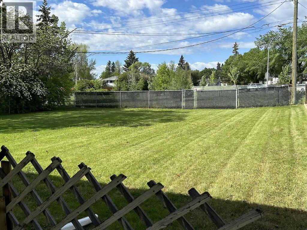 639 Thornhill Drive NW, Calgary, Alberta  T2K 2R9 - Photo 5 - A2321061