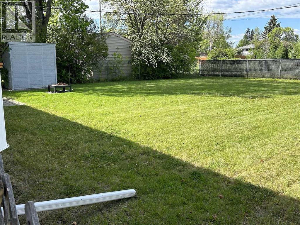 639 Thornhill Drive NW, Calgary, Alberta  T2K 2R9 - Photo 6 - A2321061