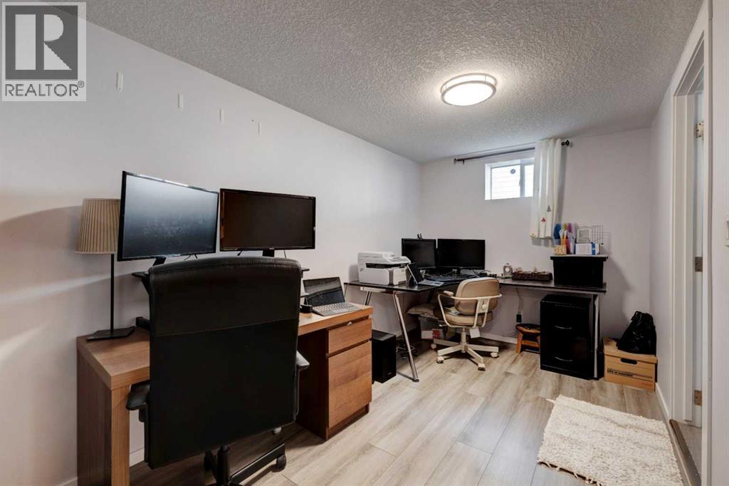 212 Hendon Drive NW, Calgary, Alberta  T2K 1Z2 - Photo 20 - A2327802