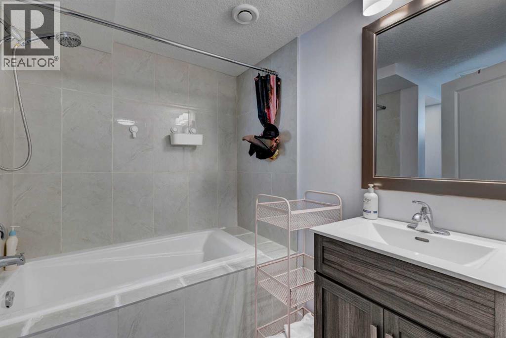 212 Hendon Drive NW, Calgary, Alberta  T2K 1Z2 - Photo 25 - A2327802