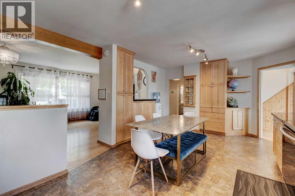 212 Hendon Drive NW, Calgary, Alberta  T2K 1Z2 - Photo 7 - A2327802