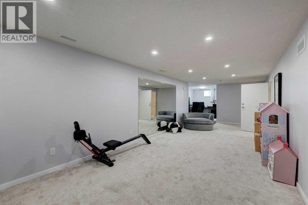 212 Hendon Drive NW, Calgary, Alberta  T2K 1Z2 - Photo 19 - A2327802