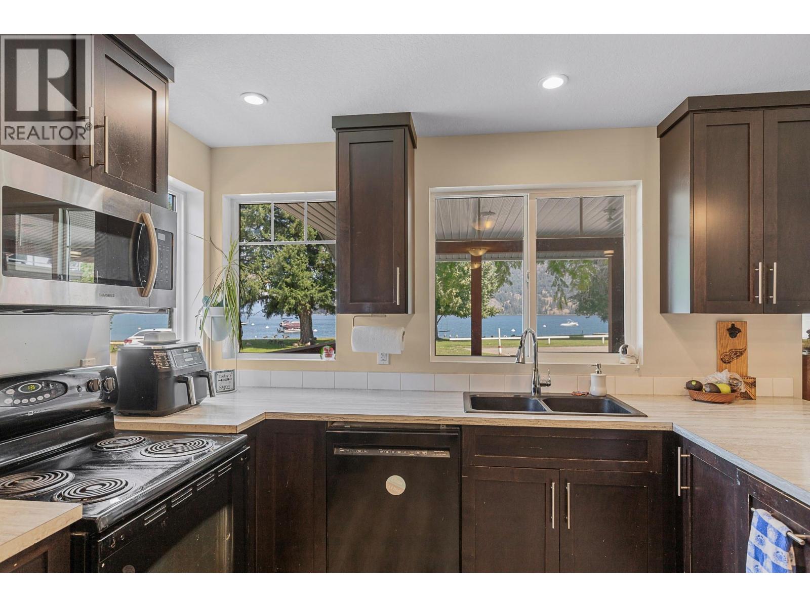 42 Lakeshore Drive, Vernon, British Columbia  V1H 2A1 - Photo 15 - 10367031