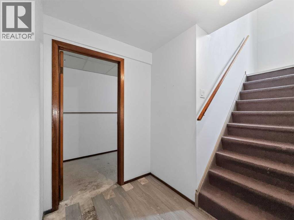 207 Deer Ridge Way SE, Calgary, Alberta  T2J 5Y8 - Photo 44 - A2334120
