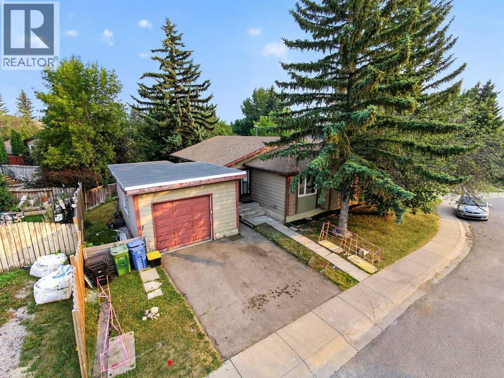 207 Deer Ridge Way SE, Calgary, Alberta  T2J 5Y8 - Photo 3 - A2334120