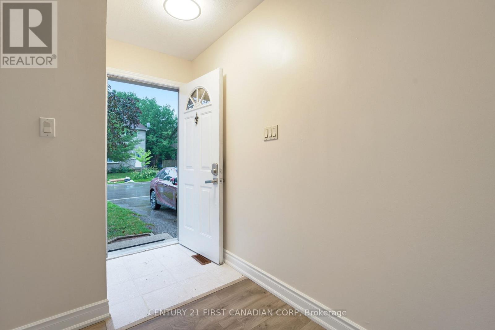 22 Denlaw Road, London North, Ontario  N6G 3L4 - Photo 4 - X13537730