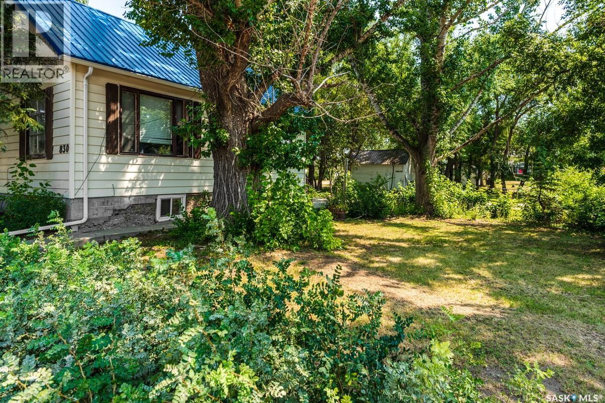 830 Main Street, Holdfast, Saskatchewan  S0G 0E3 - Photo 12 - SK044242