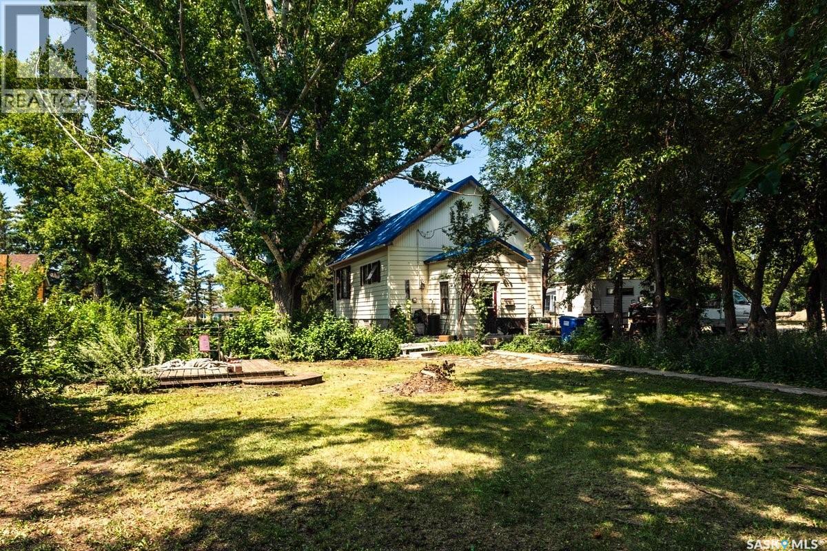 830 Main Street, Holdfast, Saskatchewan