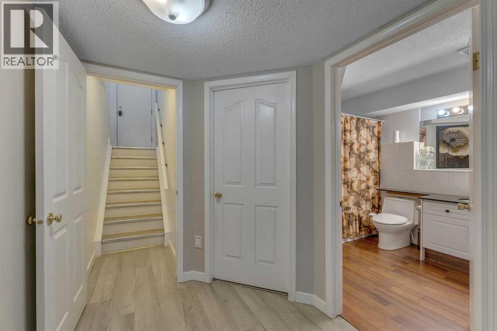 44 Douglas Glen Crescent SE, Calgary, Alberta  T2Z 3M6 - Photo 31 - A2329707
