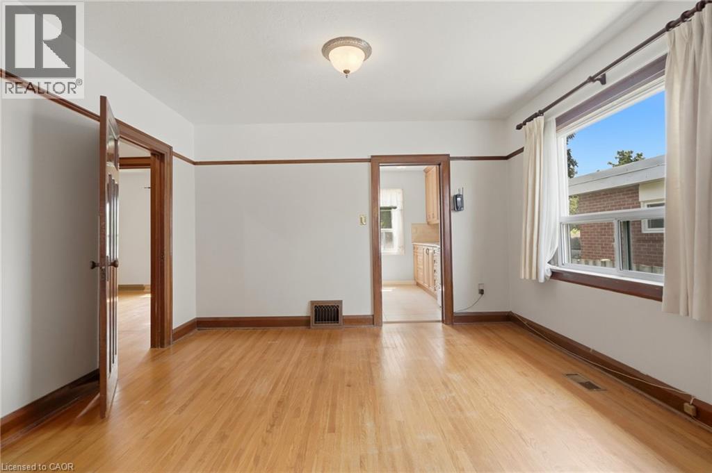 188 Troy Street, Mississauga, Ontario  L5G 1S7 - Photo 13 - 40850117