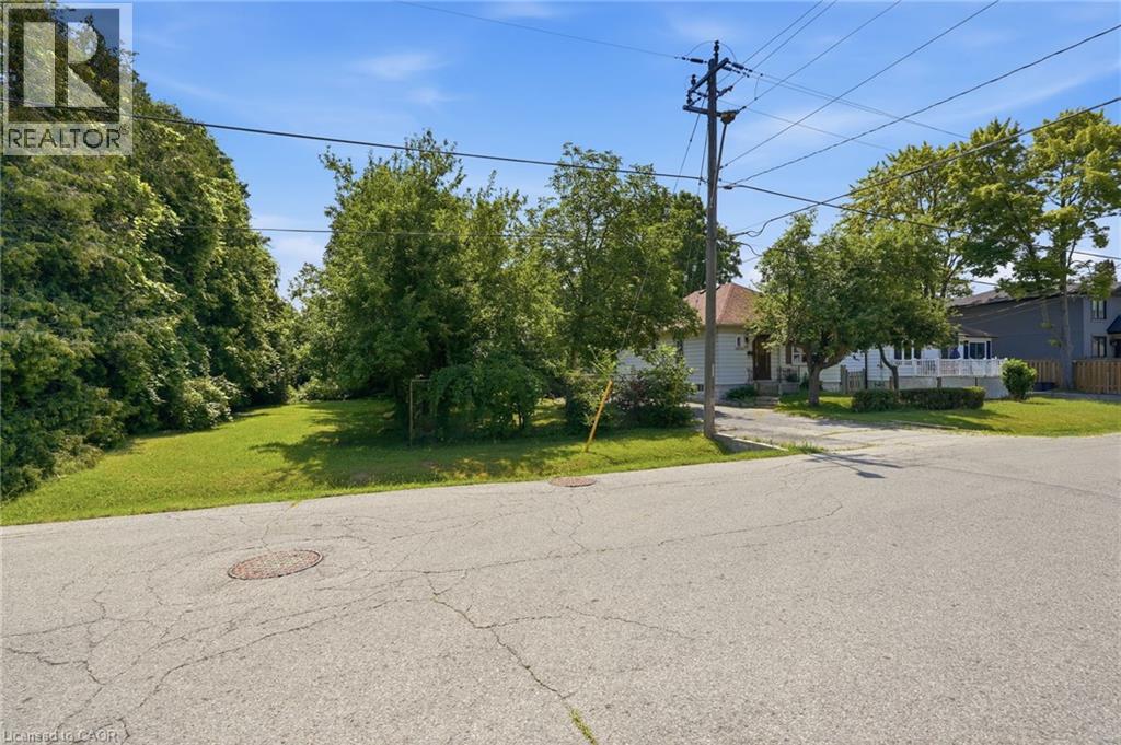 188 Troy Street, Mississauga, Ontario  L5G 1S7 - Photo 3 - 40850117
